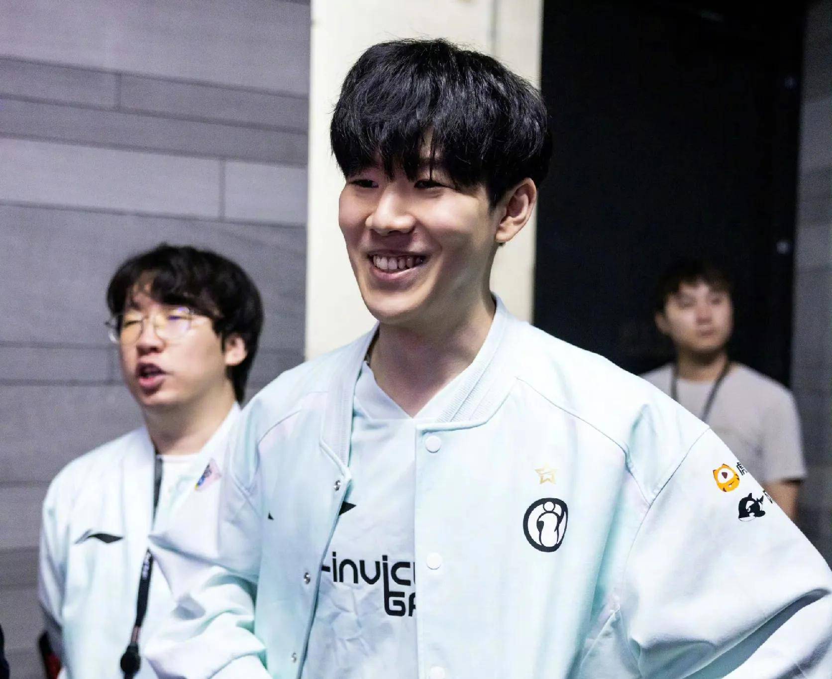 无论在精神 无论在精神